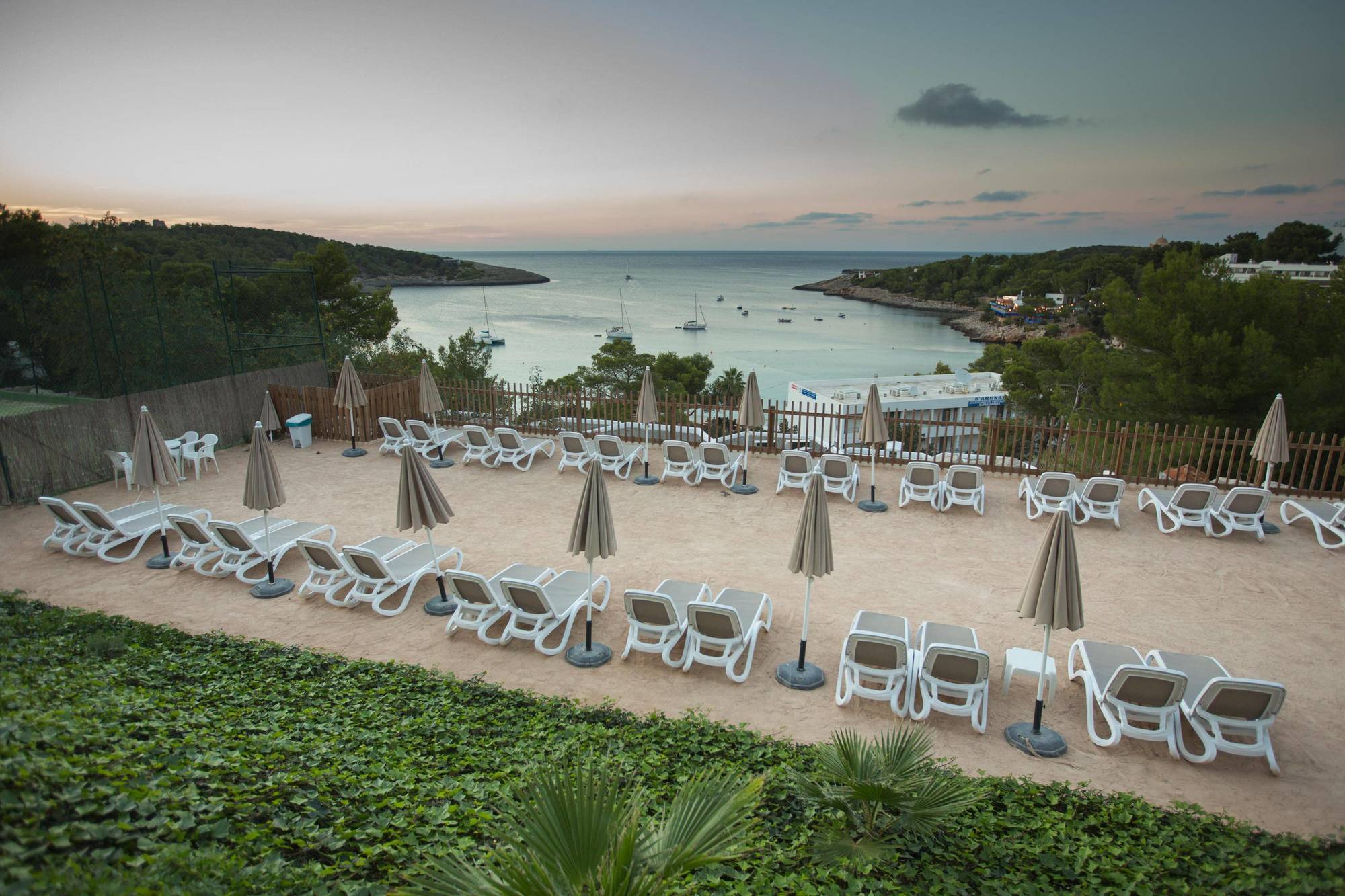 Hotel Presidente Portinatx Exterior photo